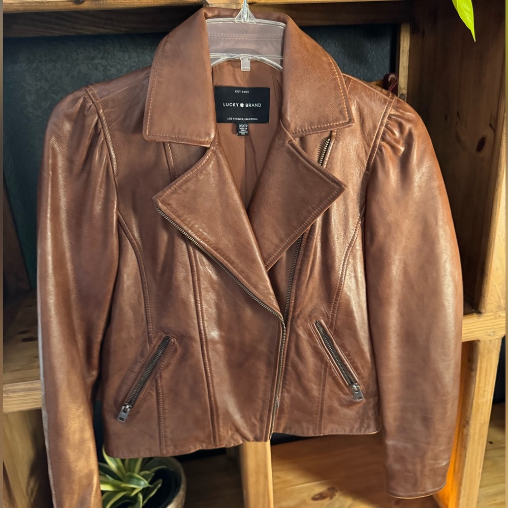 Lucky Brand gorgeous brown leather jacket